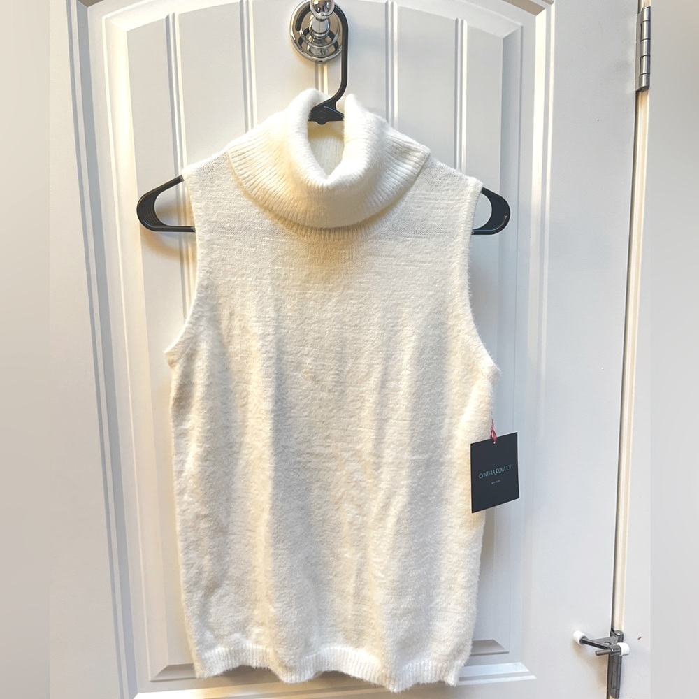 ❣️ NEW with tags Cynthia Rowley soft sleeveless sweater size small